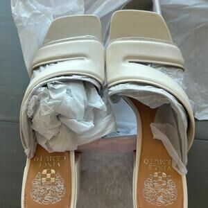 Vince Camuto VC-Jinani Heels